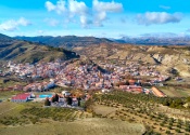 La Peza, last village before the 9km long ascent to Los Blancares mountain pass, towards Granada. Photo: Alex Rodier/EntreTierras