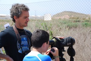 Taller de avistamiento de aves en la Charca de la Rambla de las Moreras. Autor: Carmen Martínez